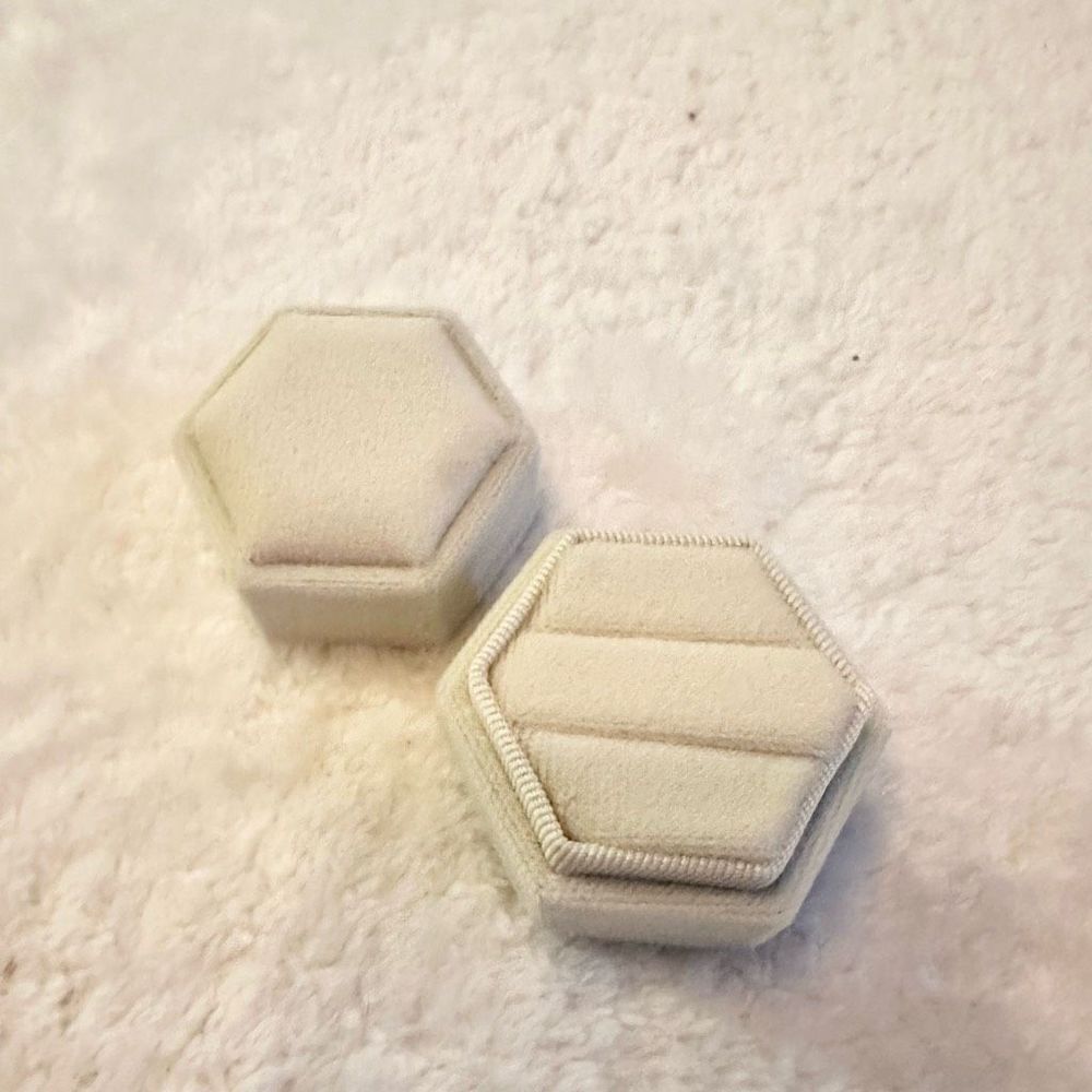 Hexagon Cream Velvet Ring Box Set - Soft Jewelry Organizer